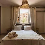 Central Majorelle Apartment
